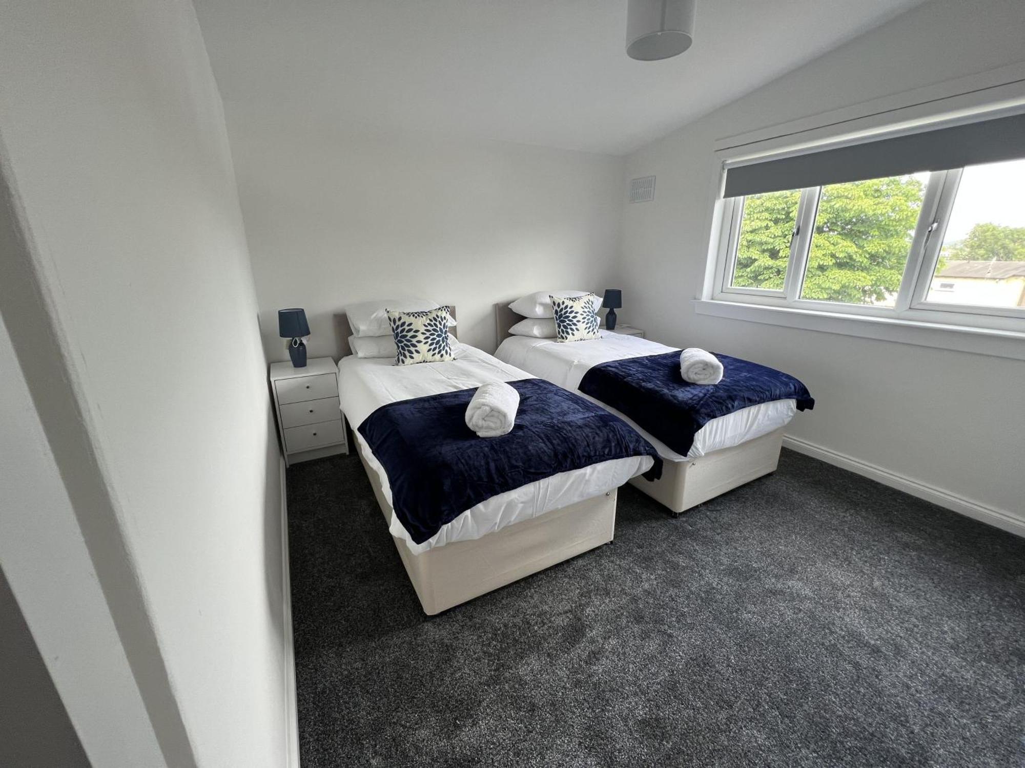 Alexander Road Villa Glenrothes Bagian luar foto